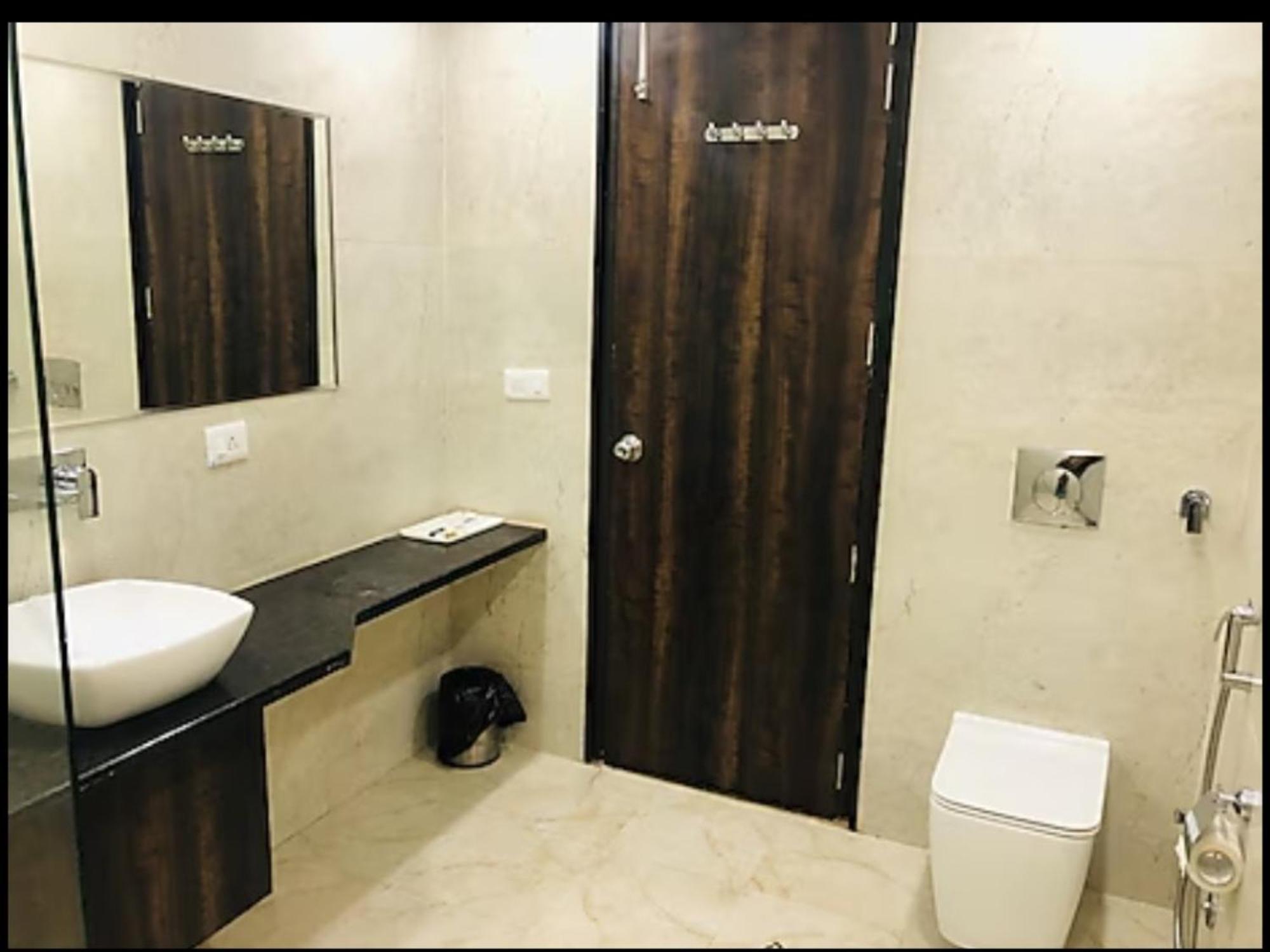 Hotel Royal Palace Hapur Extérieur photo