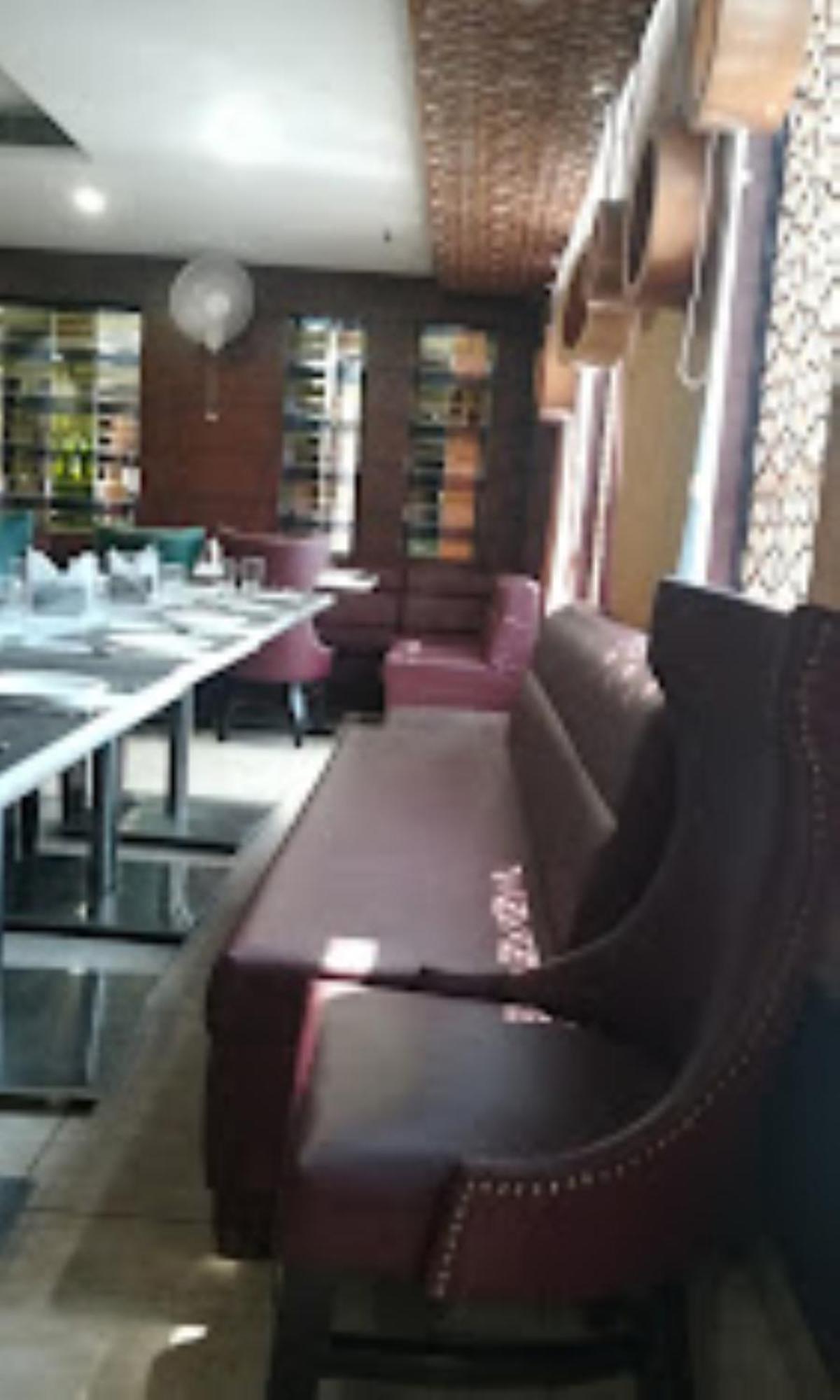Hotel Royal Palace Hapur Extérieur photo